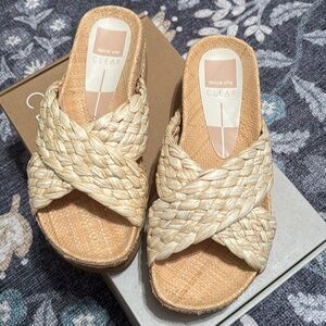 Dolce Vita Wrenly sandals in great used condition!